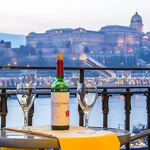 Danube Pest-side Apartman